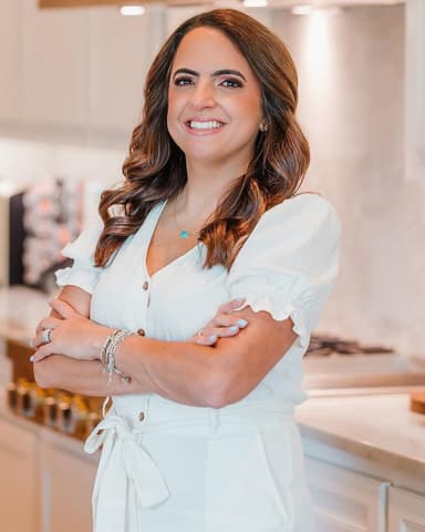 Michelle Sanchez, Agente de Bienes Raices de Lujo